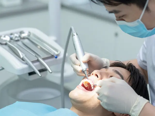 Jak kyretáž zubů může zlepšit váš úsměv a zabránit vážnějším problémům