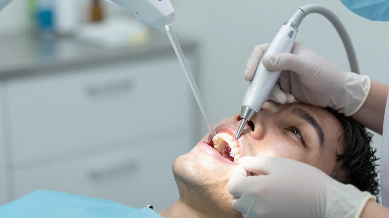 Broušení zubů pro zdravější a silnější chrup: co to je a proč to potřebujete