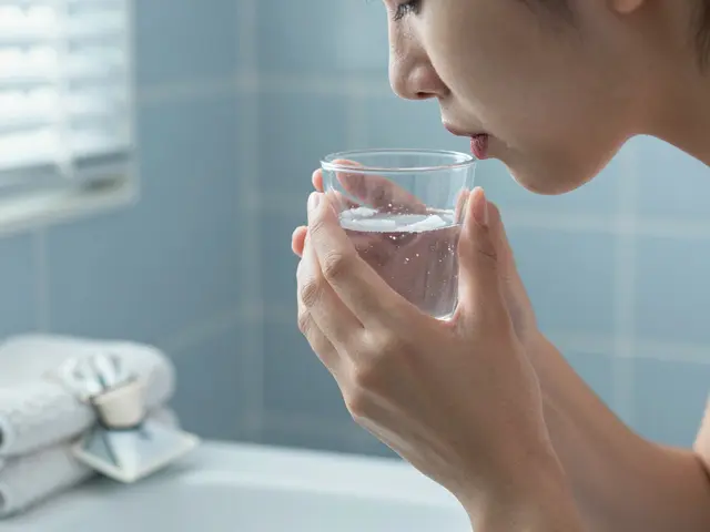 Bolest osmiček: Okamžitá úleva, domácí tipy a řešení u zubaře